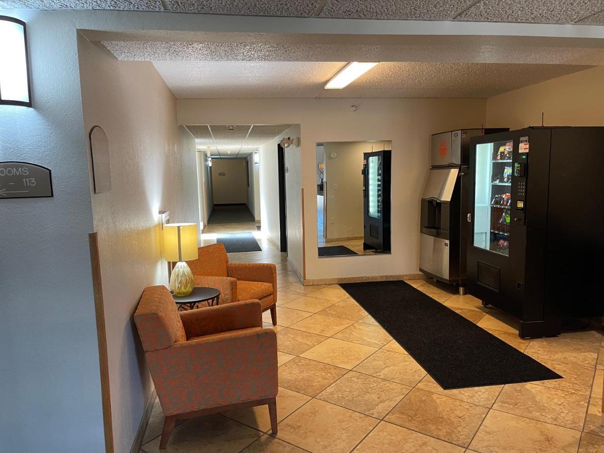 Nichols Inn & Suites Hastings Экстерьер фото